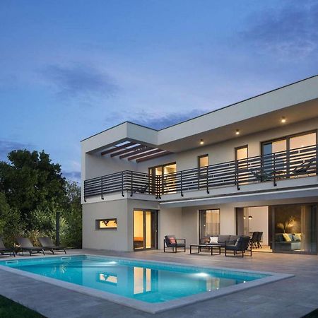 Villa Amelia لابين المظهر الخارجي الصورة